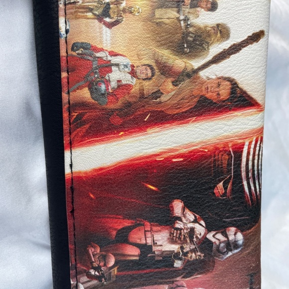 Star Wars Disney Park Limited Edition Trifold Wallet - Picture 7 of 7
